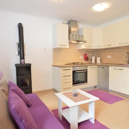 Apartment Hrasta Vrana  Buitenkant foto