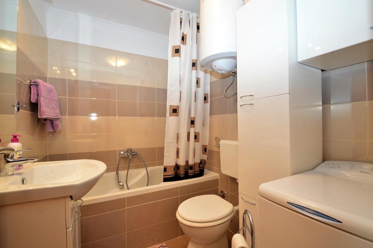 Apartment Hrasta Vrana  Buitenkant foto