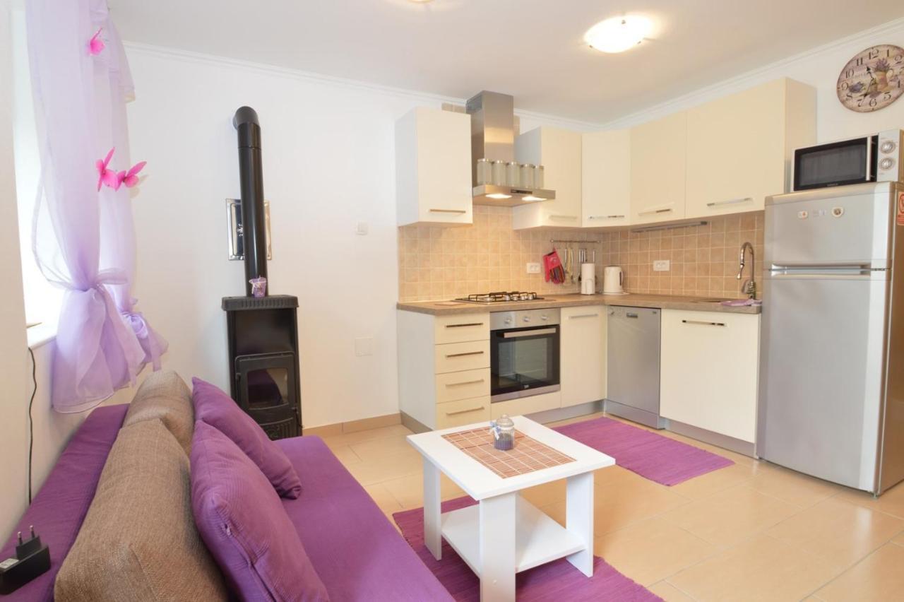 Apartment Hrasta Vrana  Buitenkant foto